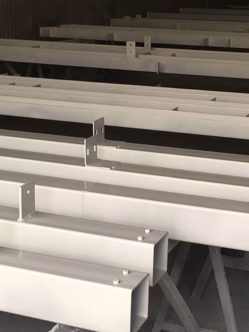 Metal beams coated with Fontecoat FD 20