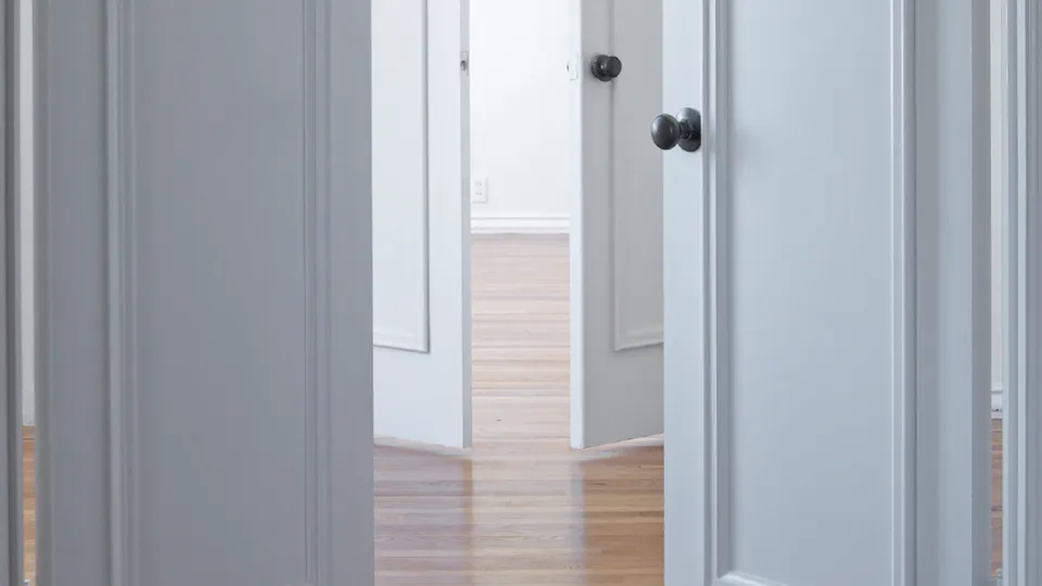  Industriella ytbehandlingslösningar för innerdörrar