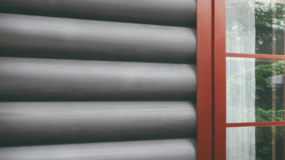 Exterior logs