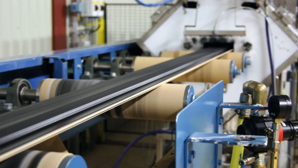 Ytterpanel och timmer