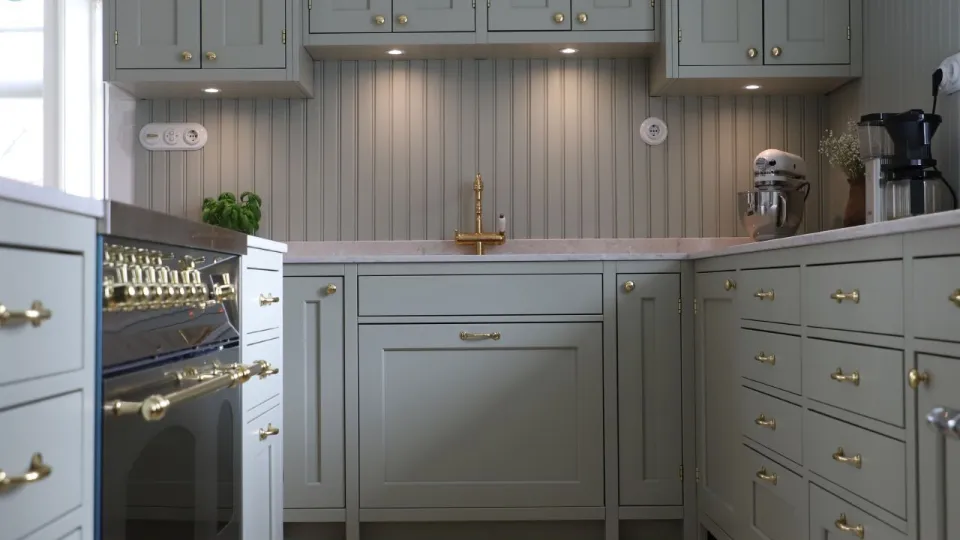 Snek kök, Tikkurila