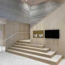 Industriella ytbehandlingslösningar för invändiga träskivor