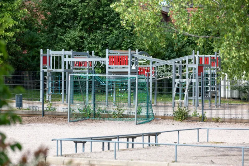 Lekplatsutrustning målad med Tikkurila